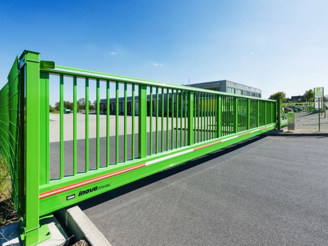 INOVA Schiebetor freitragend Silverline grün