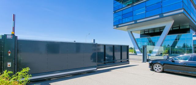 INOVA Teleskop-Schiebetor freitragend